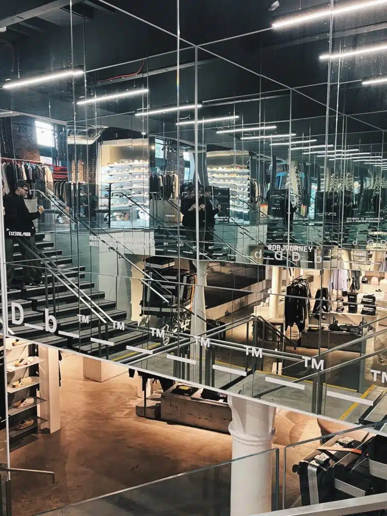 DB Luggage display at the Sevenstore flagship