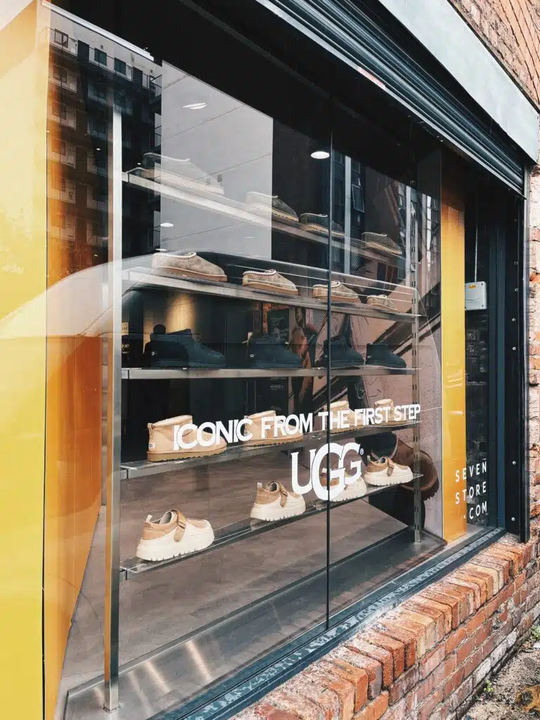 UGG window display graphics at Sevenstore