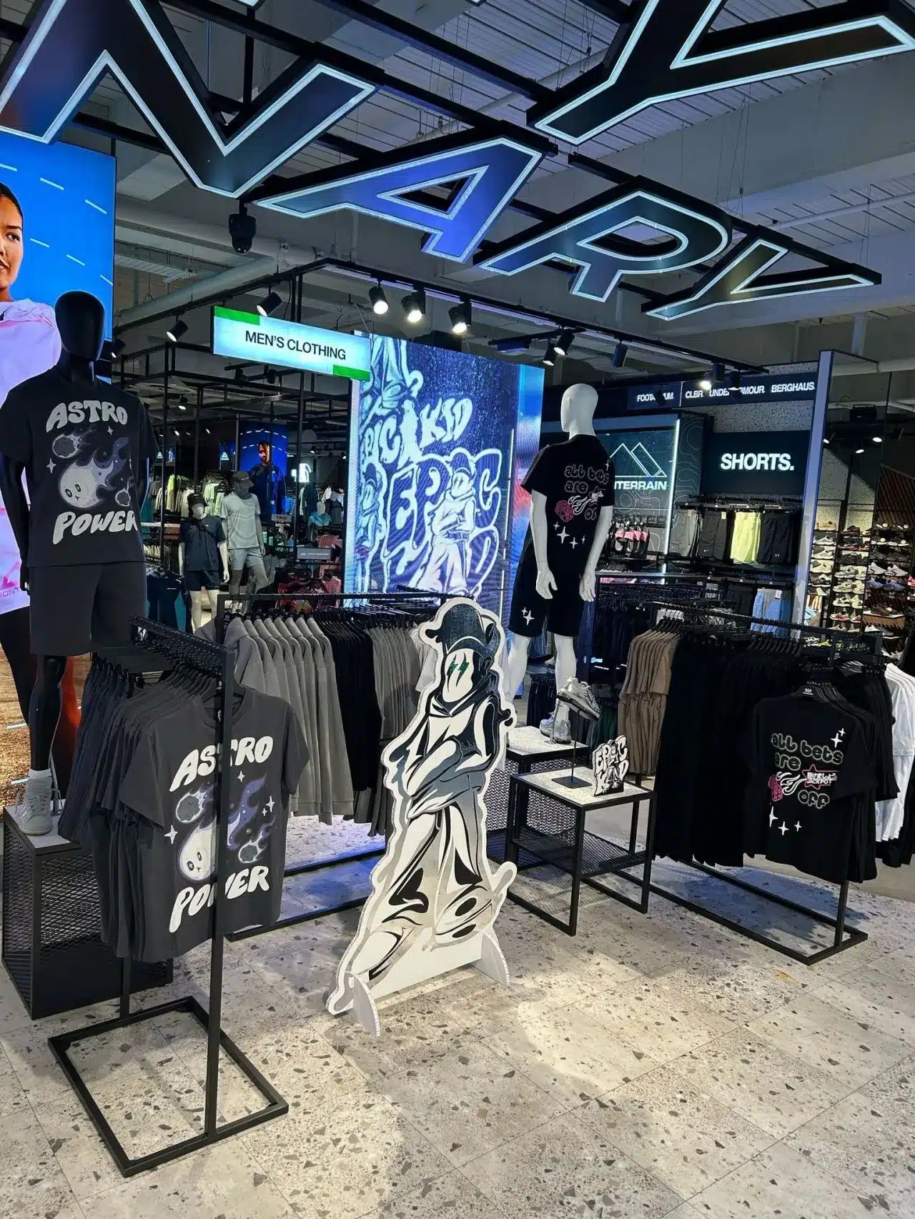 Retail Signage Ideas That Increase Foot Traffic